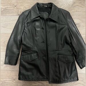100% UNISEX LEATHER JACKET Made in Canada & in pristine condition